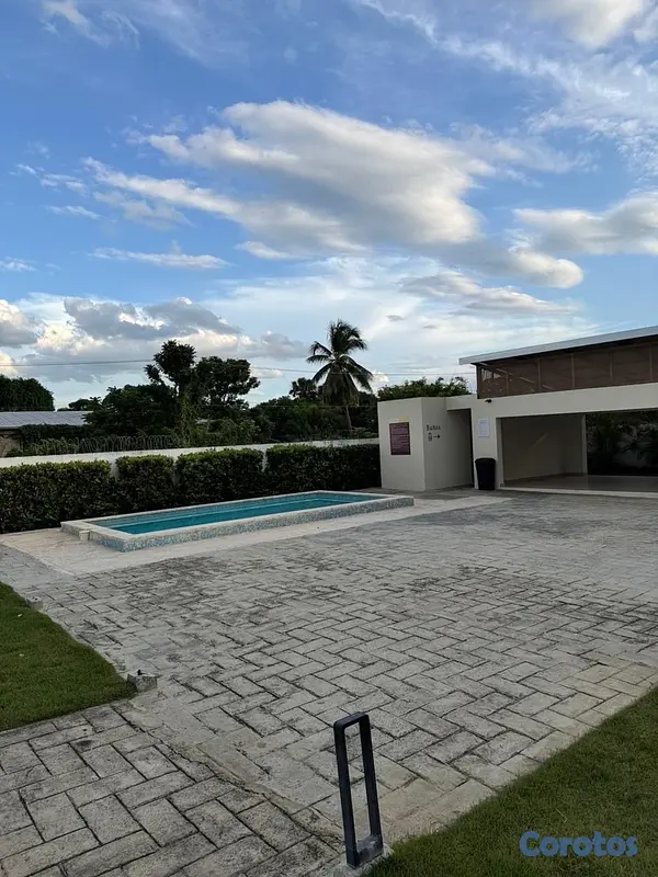 apartamentos - vendo en la vereda un 4 nivel con azotea Licey  2