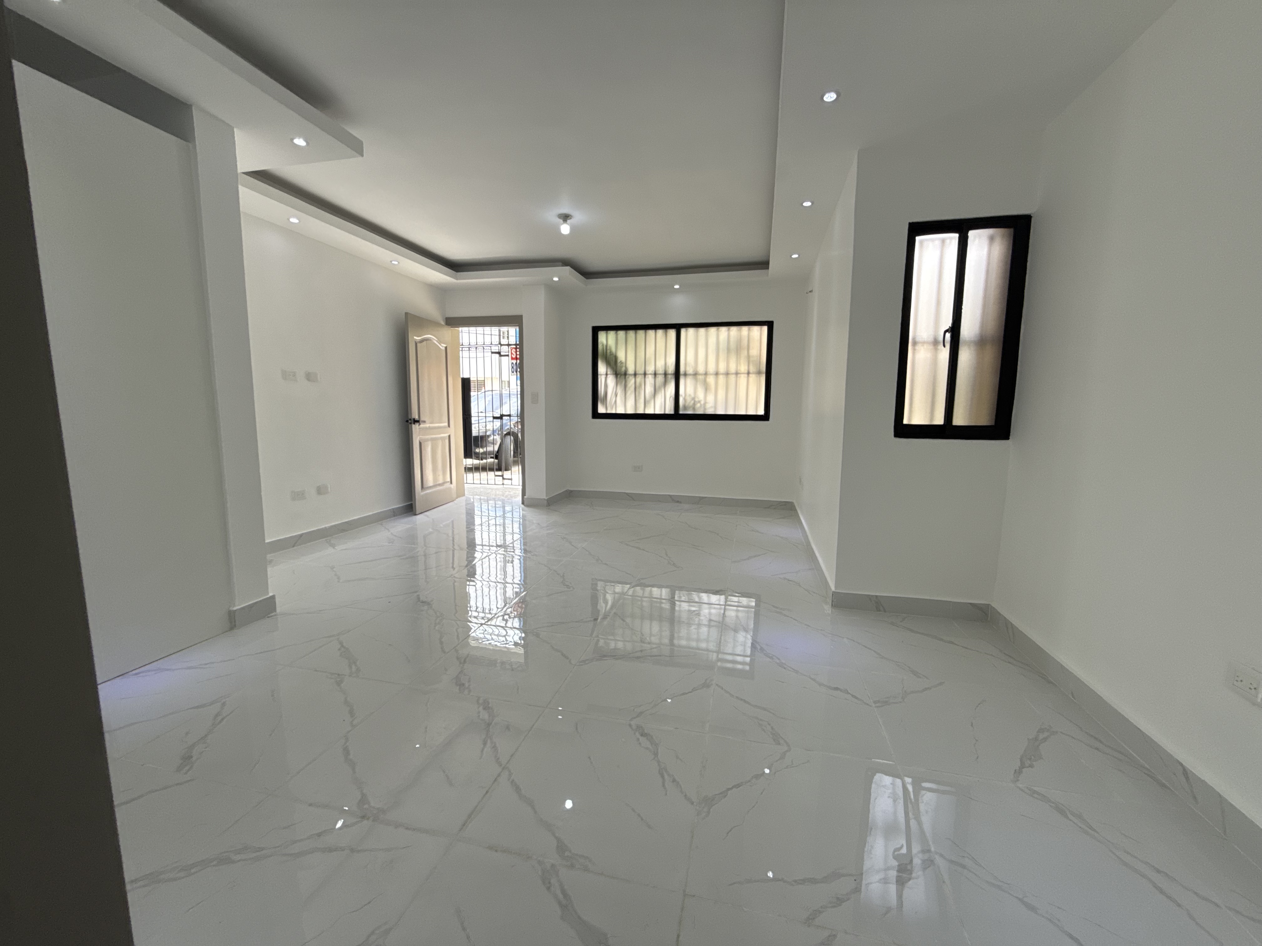 apartamentos - Vendo independencia klm 7 primer nivel 70 mtrs una 7