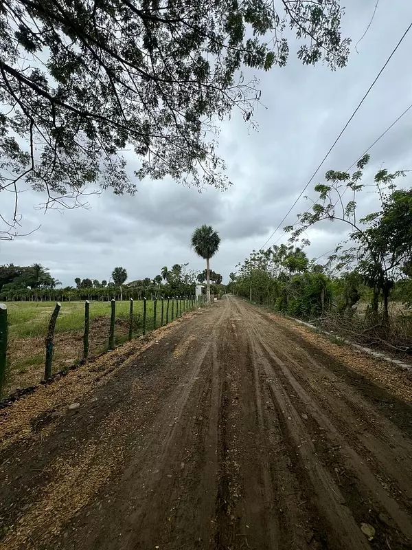 solares y terrenos - Terreno de 2778 Mts2 a 5 Minutos Circunvalacion Norte 4
