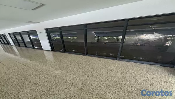 oficinas y locales comerciales - Alquiler Local Comercial Naco 2do piso 76Mts 8