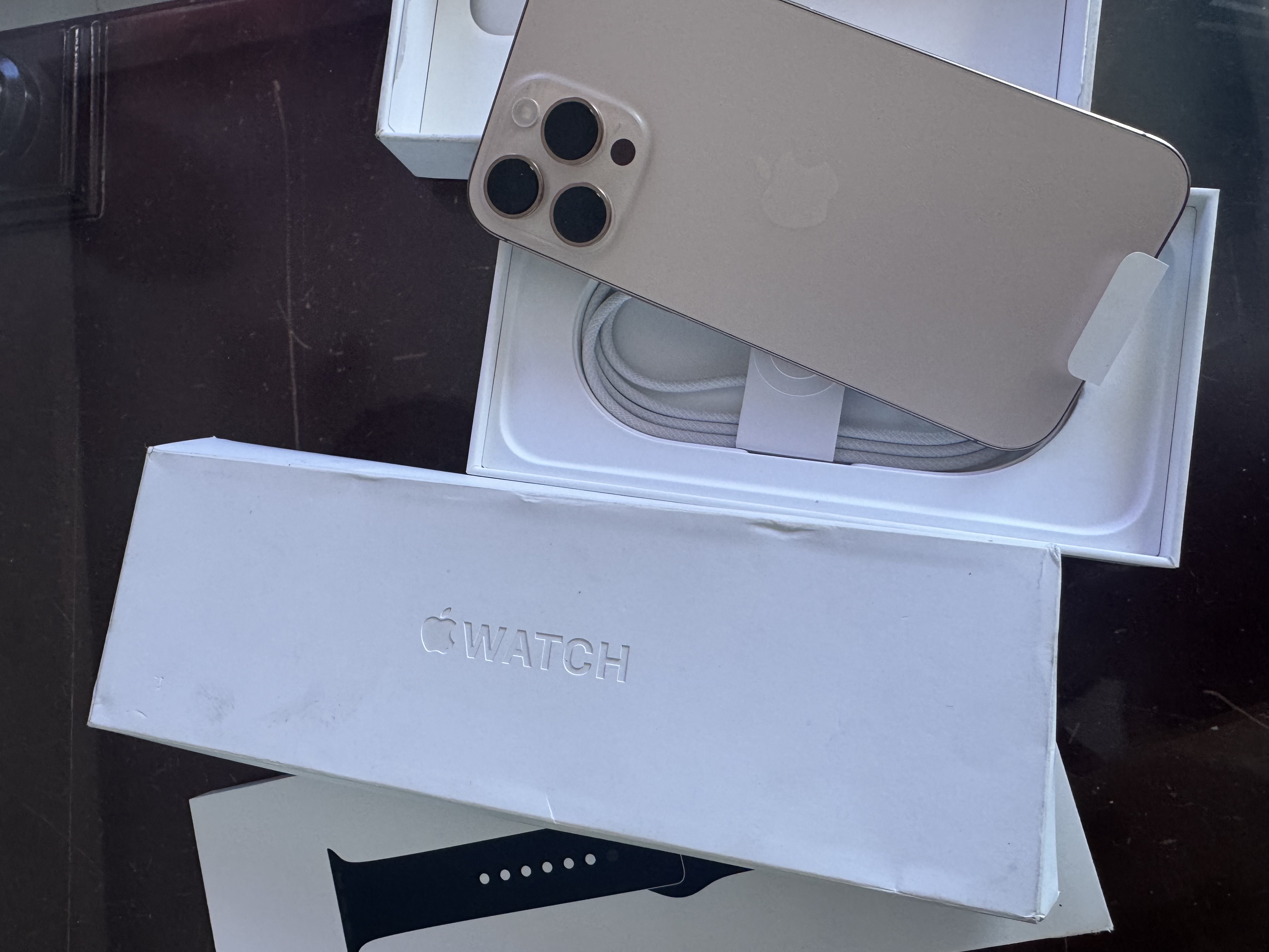 celulares y tabletas - Venta de IPhone 16 Pro max TOTALMENTE NUEVO y Apple Whach  0