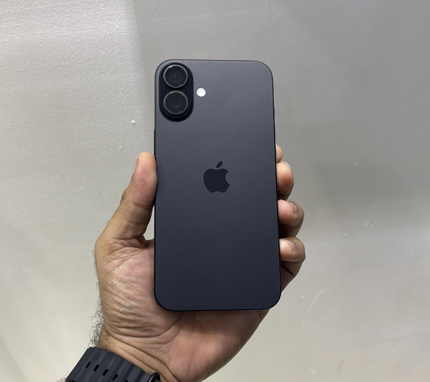 celulares y tabletas - iPhone 16 PLUS 128GB E-SIM  Impecable$ 54,500 NEG