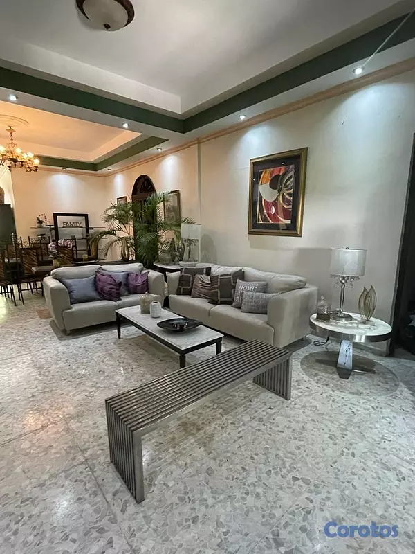 casas - VENDO AMPLIA CASA ESTILO COLONIAL EN GASCUE 1