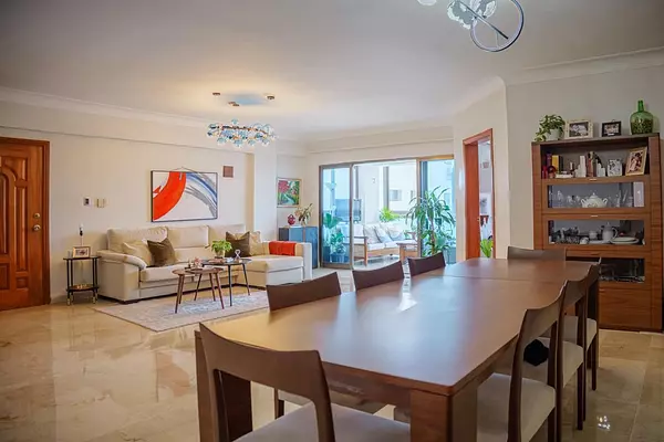 apartamentos - Vendo apartamento  en naco 8vo piso 
Precio USD$370,000.00 

Balcón amplio 
Sala 8