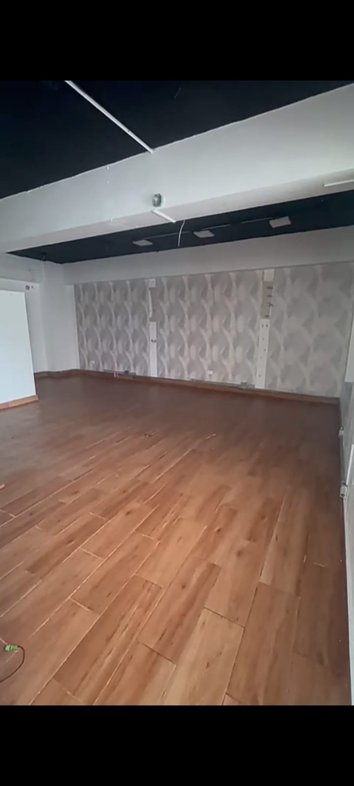 oficinas y locales comerciales - Alquilo local en Los Prados  5
