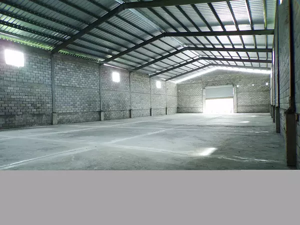 oficinas y locales comerciales - Nave cerca al aeropuerto  7