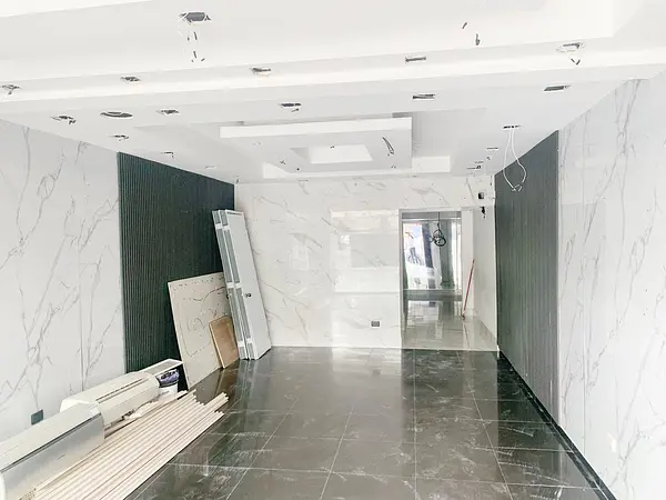 oficinas y locales comerciales - Local céntrico en primer nivel  6
