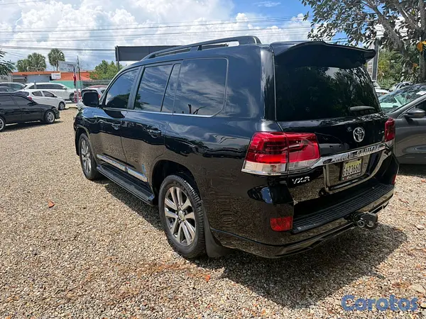 jeepetas y camionetas - Toyota land cruicer vxr 2017 9