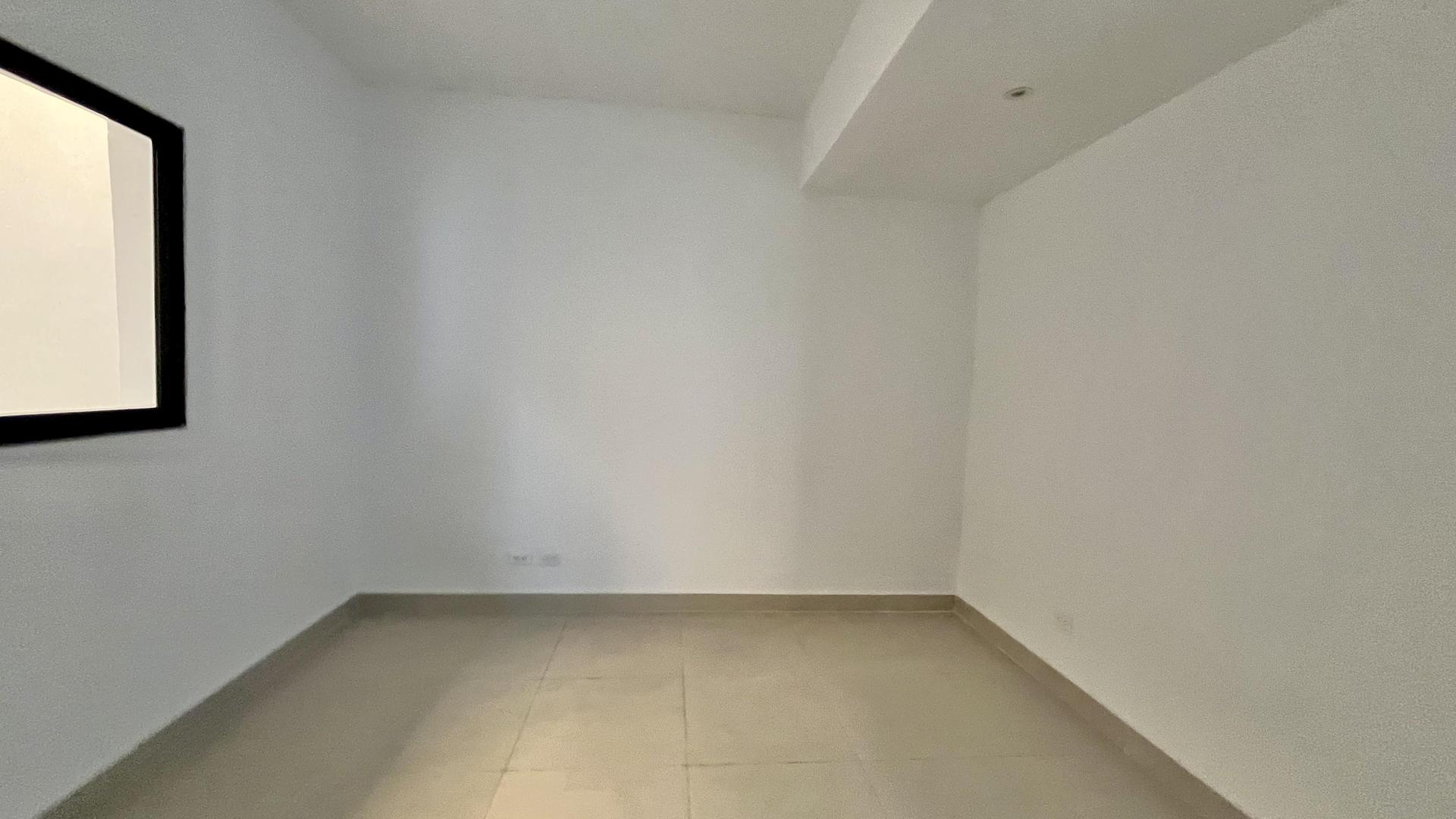 oficinas y locales comerciales - ¡Local Comercial en Alquiler en La Julia con Terraza!, Santo Domingo 3