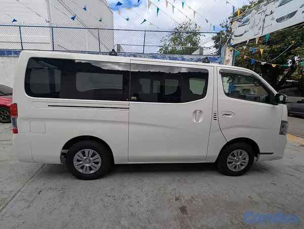 jeepetas y camionetas - NISSAN NV350 2021 GX PREMIUM 4X4 10