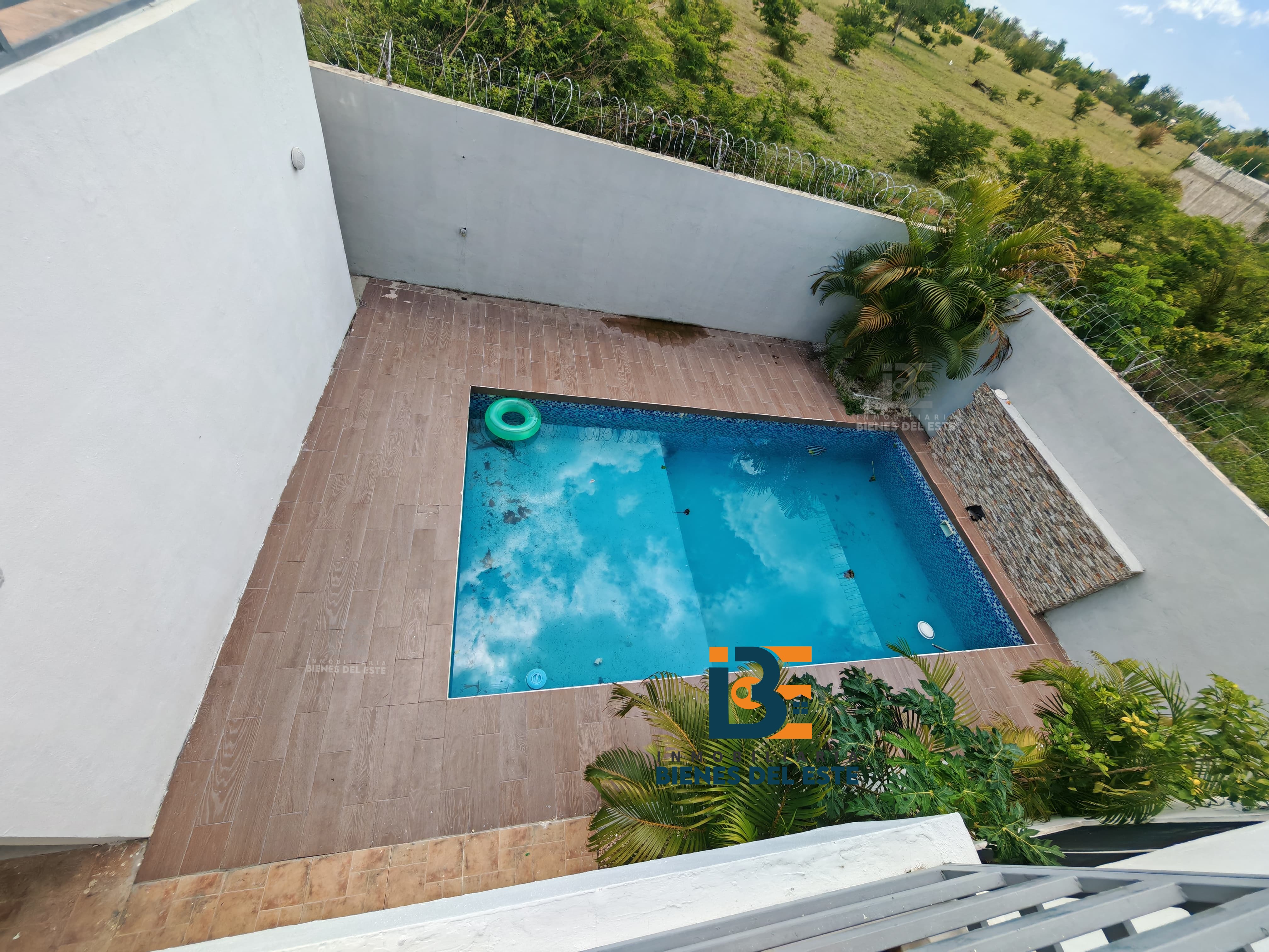casas - Se Alquila Esta Hermosa Casa de Dos Niveles. 0