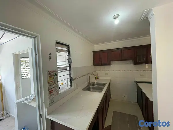 apartamentos - Apartamento en Zona Universitaria 4to Nivel sin as 8