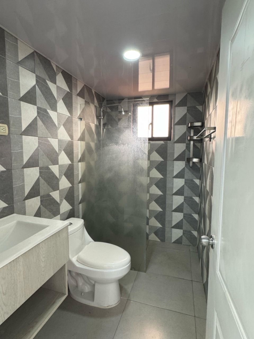 apartamentos - Vendo Apartamento en Ave de Los Próceres próximo a la universidad Intec
 4