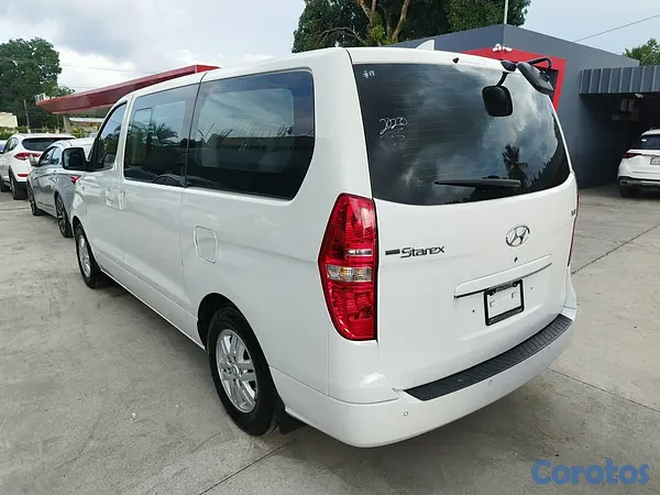jeepetas y camionetas - 2020 Hyundai Starex Diesel  7