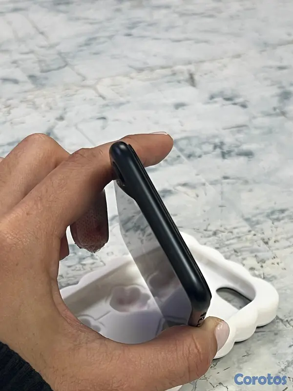 celulares y tabletas - IPHONE SE 3RA  4