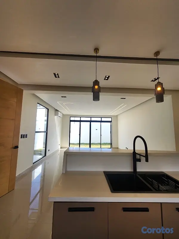 casas - venta de casa próximo a la avenida ecológica Santo Domingo este  3