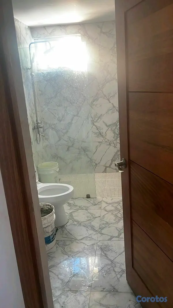 casas - casa de dos niveles con piscina en Res. Arismar Santo Domingo Este. 4