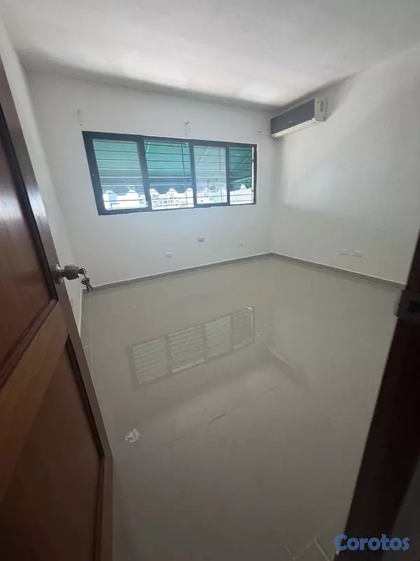 apartamentos - alquiló Evaristo Morales piso 4 dos habitaciones dos baños dos parqueos servicio 3