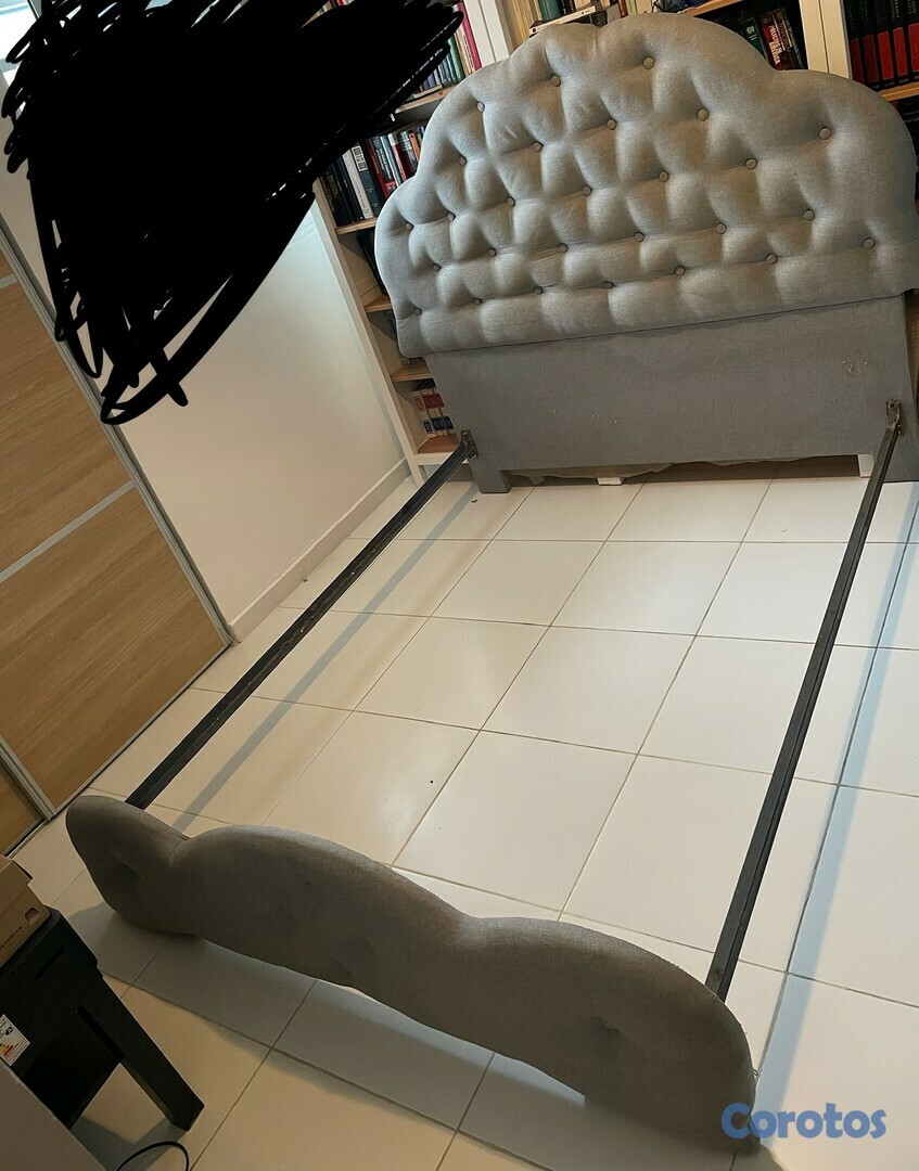 muebles y colchones - Base de cama, madera en caoba, capitoneada color gris. 1