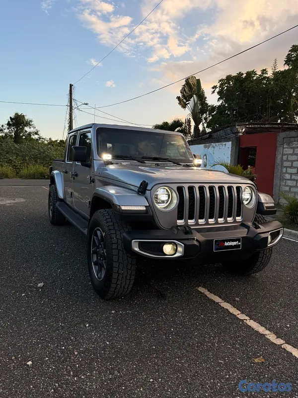jeepetas y camionetas - Jeep overland 2020 recién importado  5