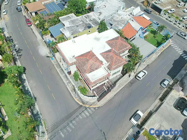 casas - IMPRESIONANTE CASA CON PISCINA Y PATIO LOS CERROS  8