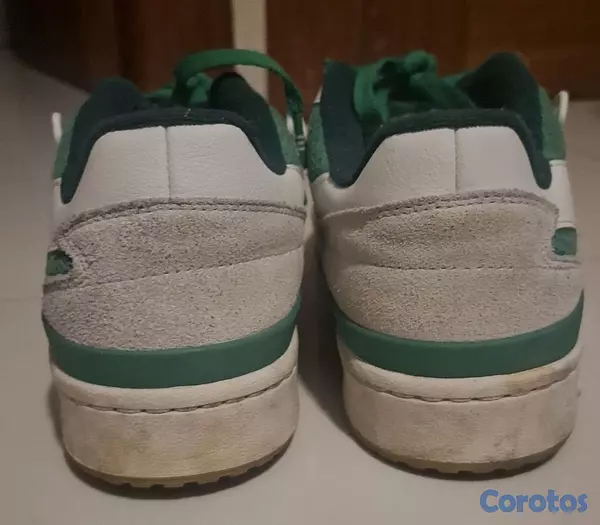 zapatos unisex - tennis Adidas size 9 3