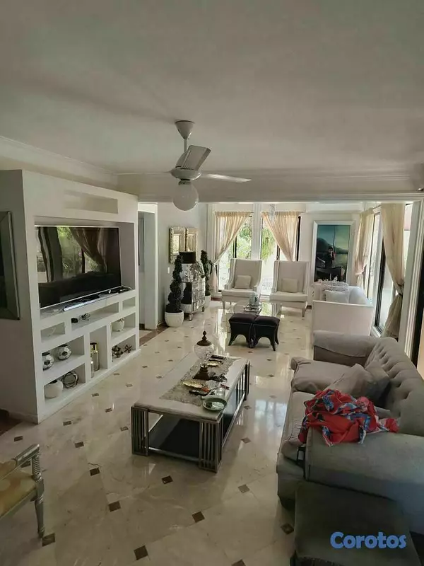 casas - Majestuosa casa en venta,viejo arroyo hondo  2