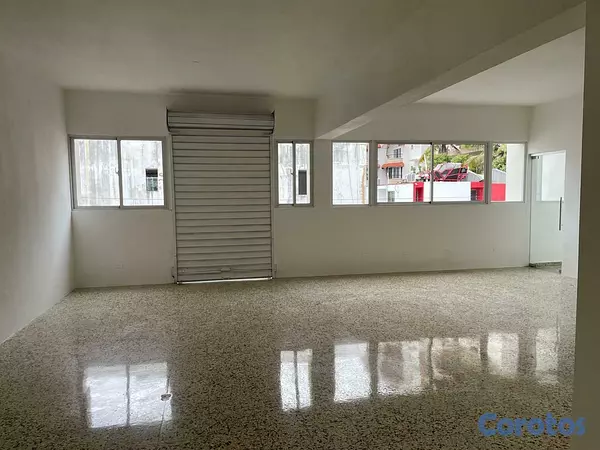 oficinas y locales comerciales - Local en Alquiler en Av 27 de Febrero, Evaristo Morales 3