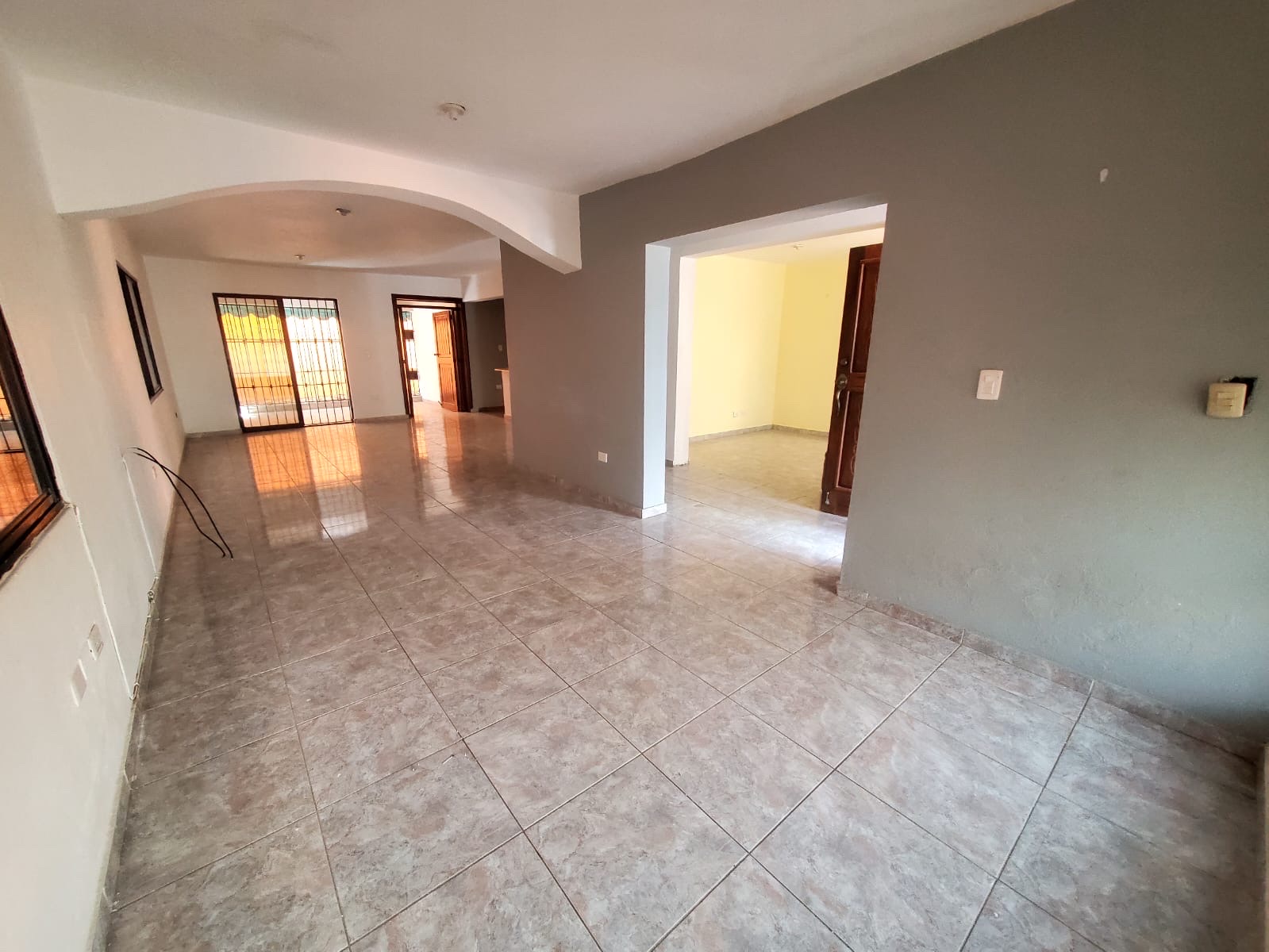 casas - CASA A LA VENTA EN LA URBANIZACIÓN ITALIA AUTOPISTA SAN ISIDRO STO DGO ESTE  1