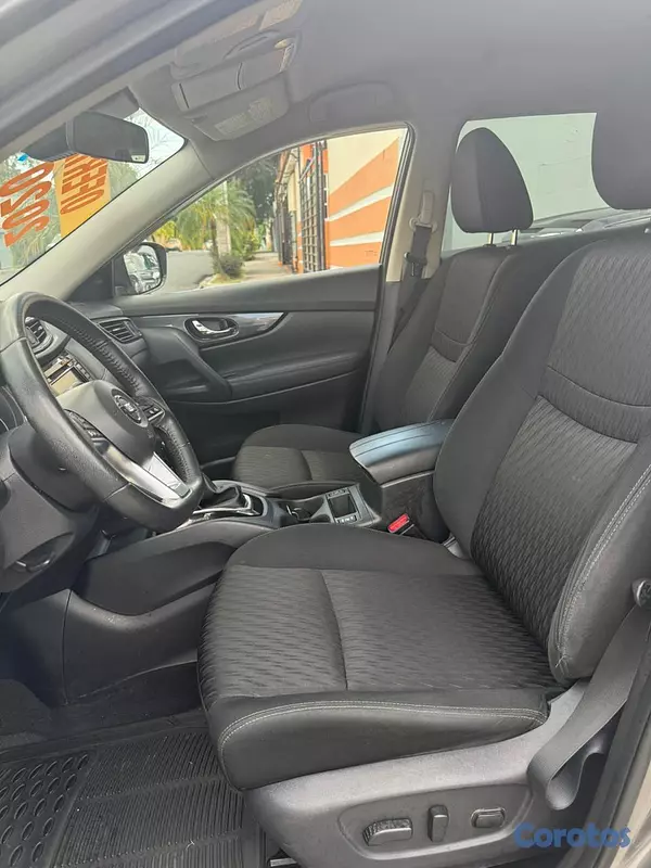 jeepetas y camionetas - Nissan Rogue SV 2020 7