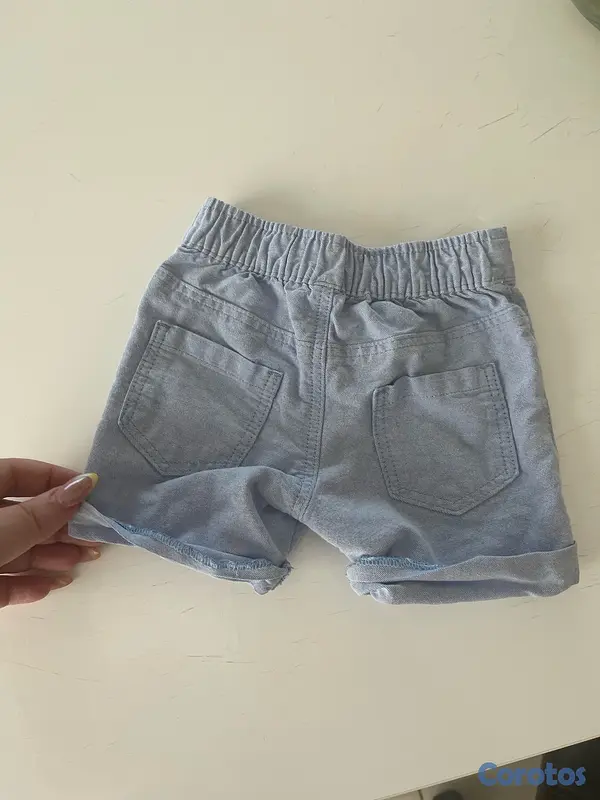 ropa y zapatos - vendo dos pares de zapatos y dos shorts de bebé  11