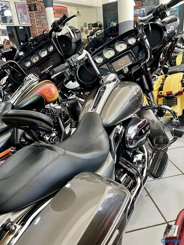 motores y pasolas - Harley Davidson Street Glide año 2017 4