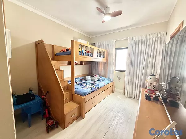 apartamentos - vendo en el millón tres habitaciones con baño balcón dos parqueos paralelos serv 9