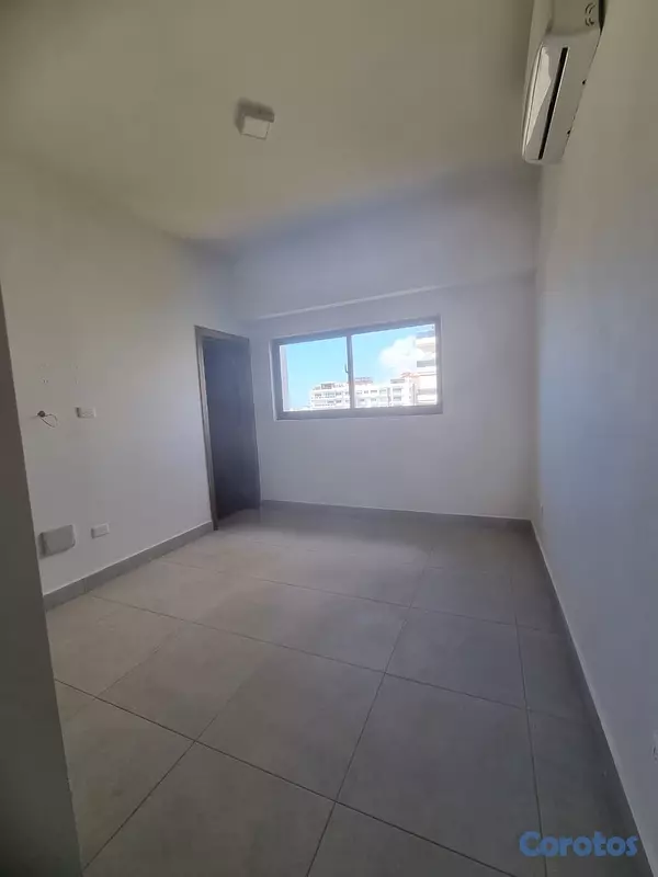 apartamentos - Alquilo Elegante Apartamento en Av. Bolívar, vista al mar, 3 habitaciones. 10