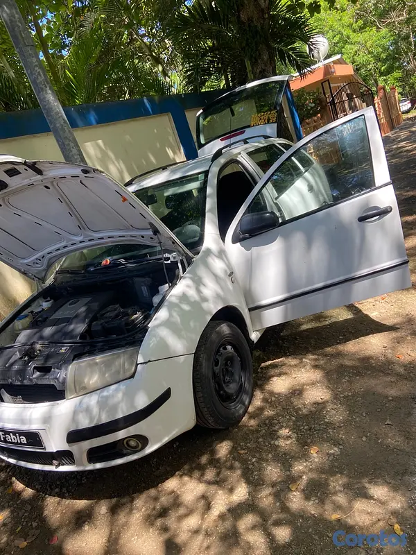 carros - Skoda Fabia 2008 6