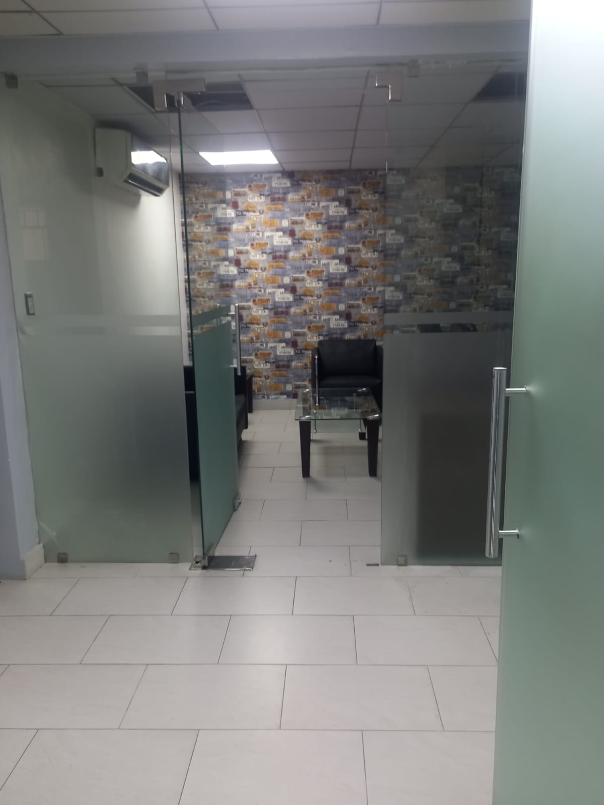 oficinas y locales comerciales - Alquilo local en El Millón  0