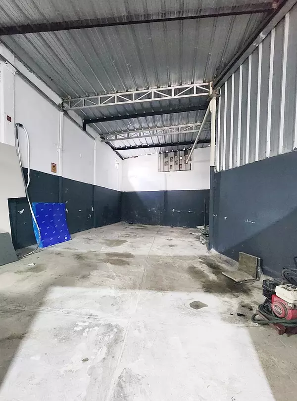 oficinas y locales comerciales - Nave en Herrera  6