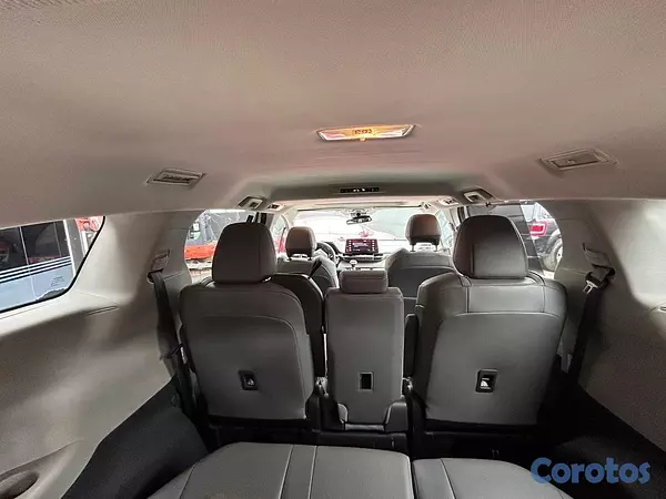 jeepetas y camionetas - TOYOTA SIENNA XLE 2021  10