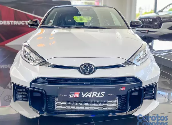 carros - Toyota Yaris GR 2026 13