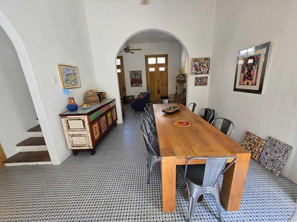 casas - Se vende Casa en la Zona Colonial 4