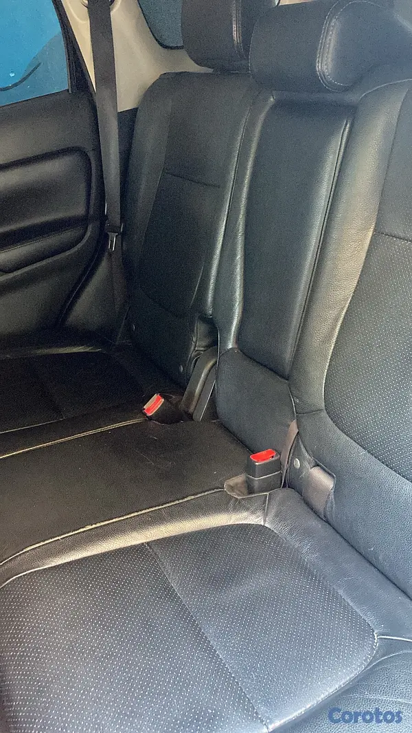 jeepetas y camionetas - Mitsubishi Outlander SE 2.4 MIVEC SUV  11