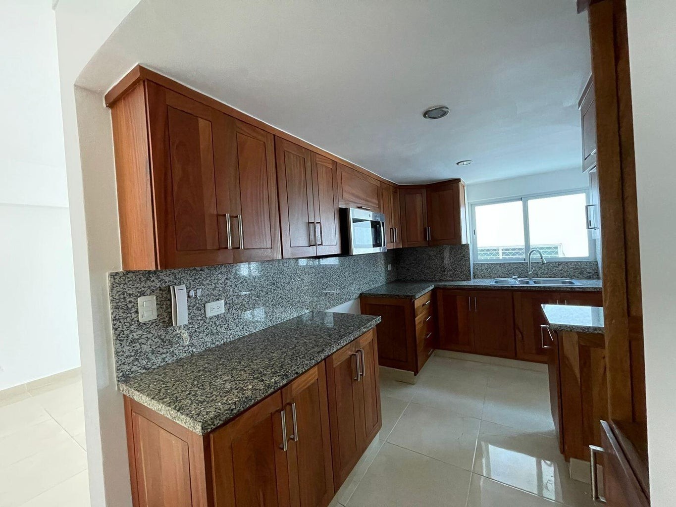 apartamentos - Apartamento en Alquiler Renacimiento de Tres Habitaciones 5