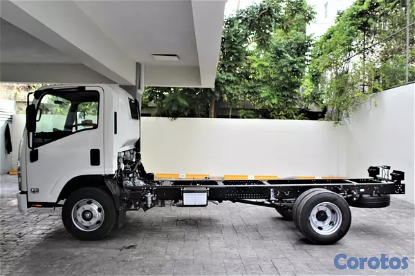 camiones y vehiculos pesados - Isuzu NPR 14 pies  4