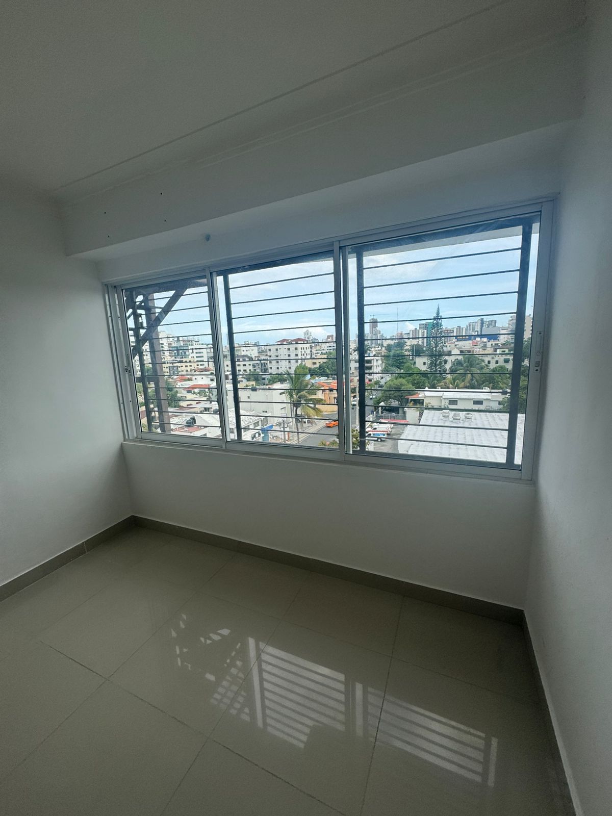 apartamentos - ALQUILO Piso 5 Con Ascensor de 1 HABITACIÓN En Viejo Arroyo Hondo Detrás de Ik 7