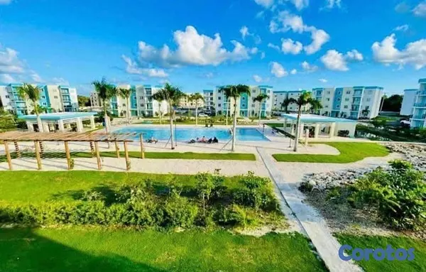 apartamentos - venta de apartamento con piscina en los corales punta cana República Dominicana  2