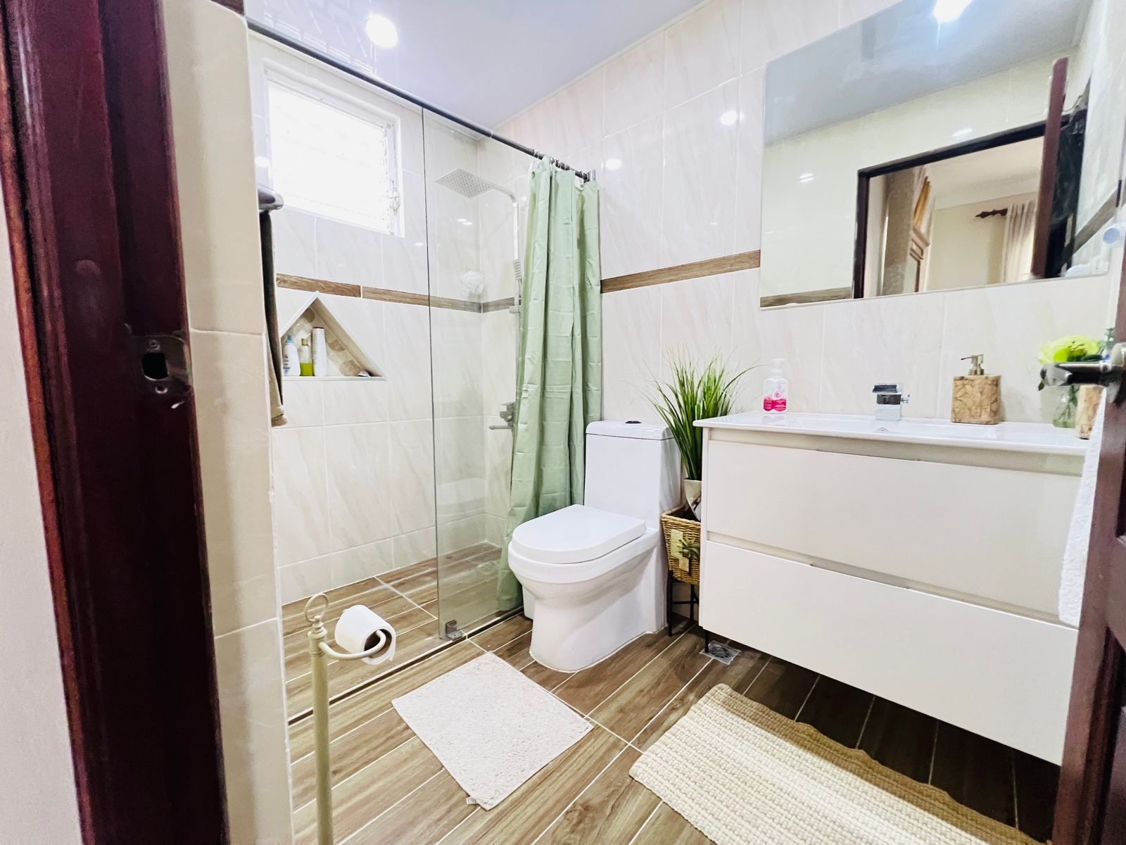 apartamentos - Renacimiento primer nivel tres hab 2.5 baños dos p 4