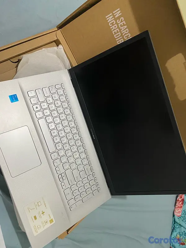 computadoras y laptops - VENDO LAPTOP IDEAL PARA ESTUDIANTE. POCO USO, PRECIO NEGOCIABLE.  6