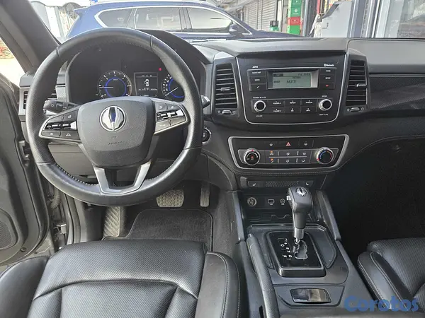 jeepetas y camionetas - KGM REXTON 2021 GRIS OSCURO DIESEL 9