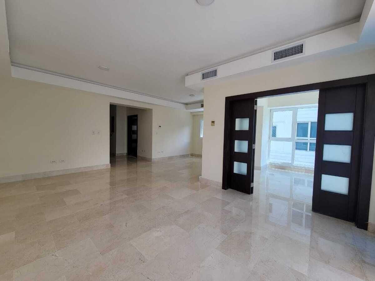 apartamentos - Alquilo apartamento de 3 habitaciones en Avenida Anacaona 1