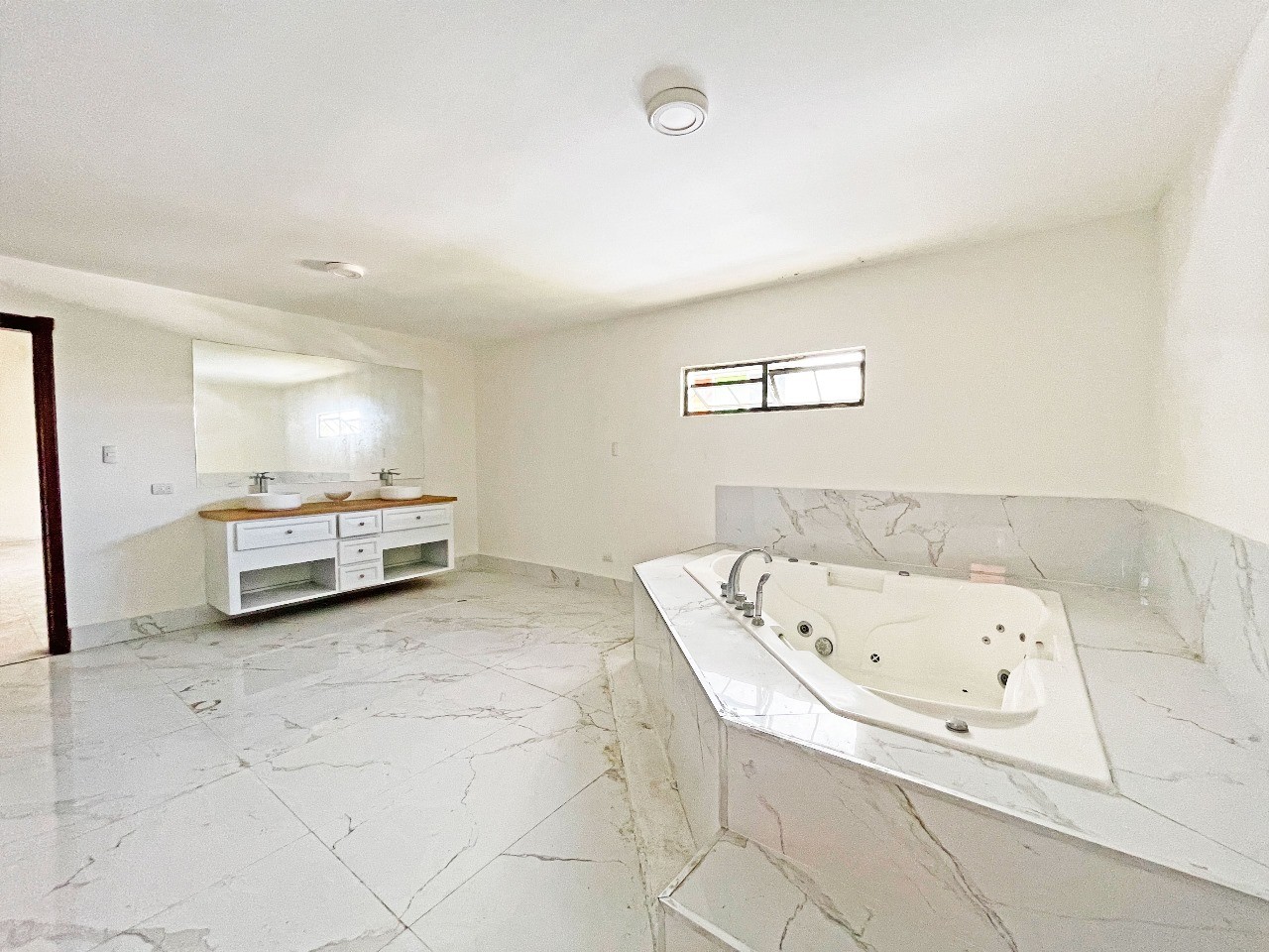 penthouses - Amplio Penthouse En Zona Centrica, con Ascensor Privado Disponible 1